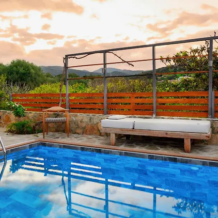 Apartment Victoria's Luxury - Private Pool, Jacuzzi Agios Nikolaos